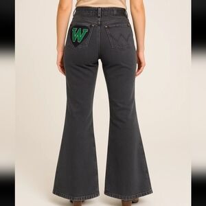 Wrangler Wanderer 622 High Rise Flare Women's Jeans 31 Patch Black Distressed